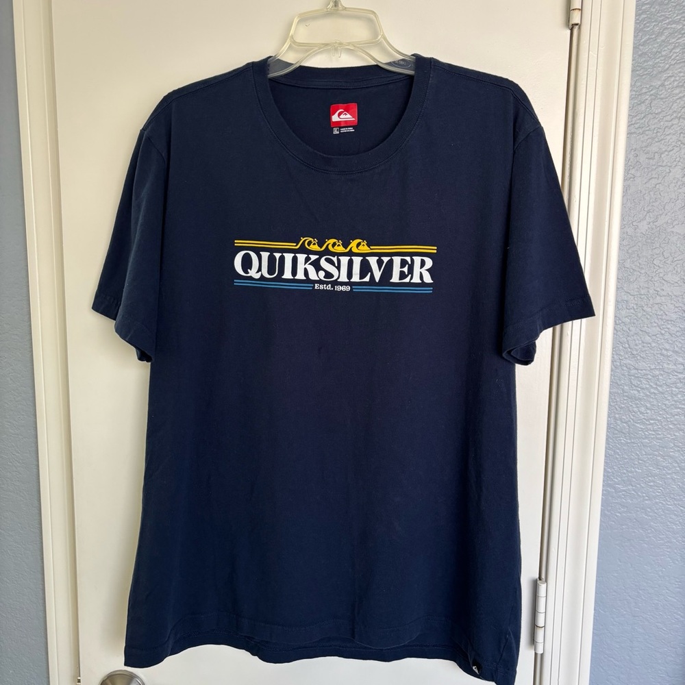 Quiksilver Men's Navy T-Shirt